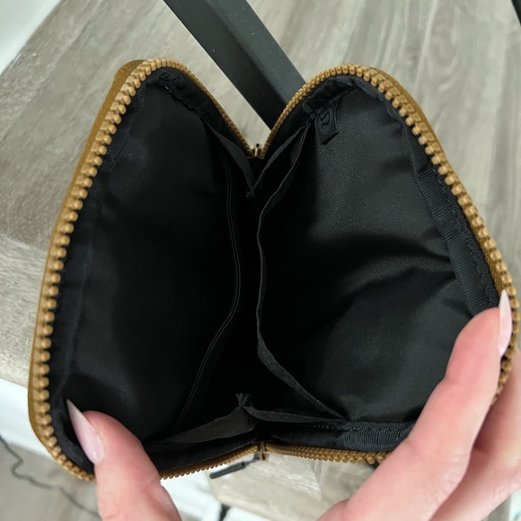 Lululemon easy access crossbody bag - Picture 6 of 7